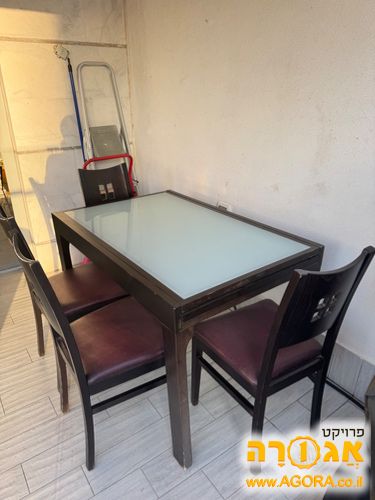 פינת אוכל-שולחן ו 4 כיסאות