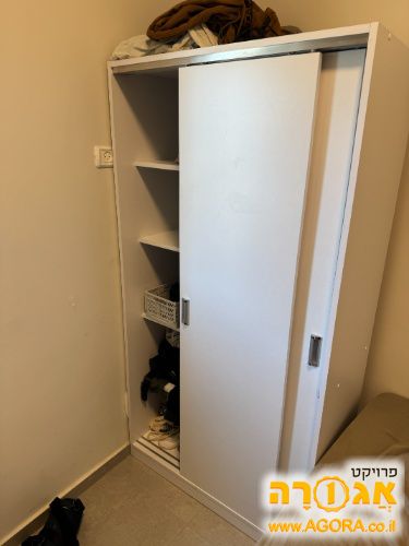 ארון בגדים