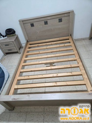 בסיס למיטה זוגית