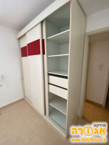 ארון הזזה