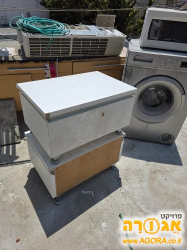 שידות למיטה ומזנון