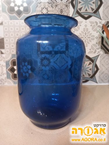 אגרטל גדול מזכוכית כחולה