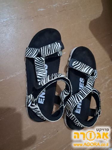 סנדלים לנשים מידה 40