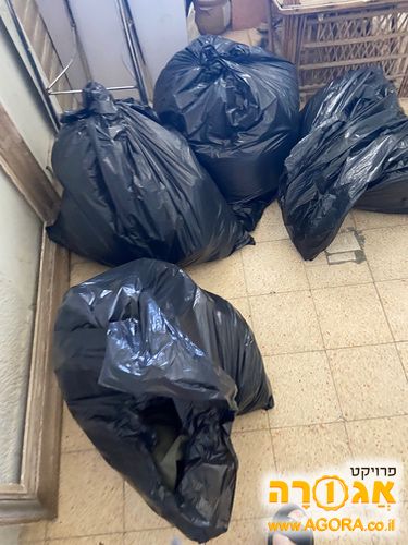 המון בגדים למסירה - נשים