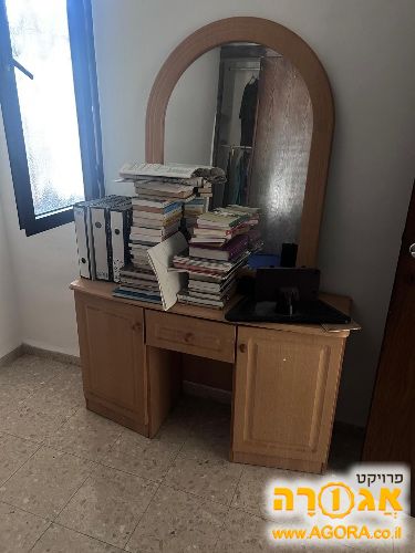 שידת איפור עם מראה/שידת טואלט