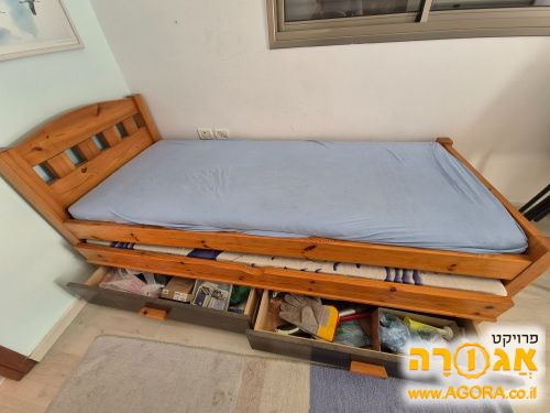 מיטת נוער מעץ מלא, עם מיטת חבר ומגירות