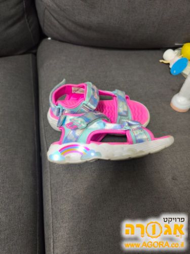 סנדלי סקצ'רס
