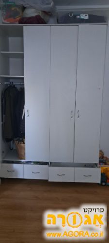 ארון בגדים 4 דלתות ושתי מגירות תחתונות ב