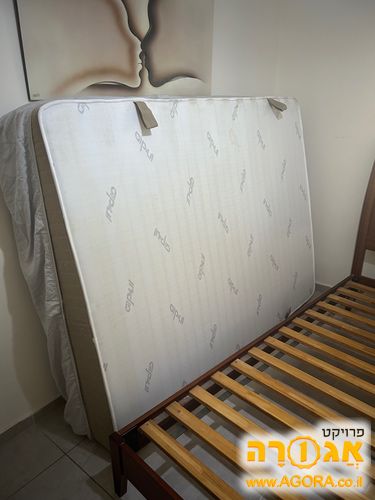 מיטה זוגית ומזרון