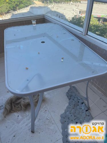 שולחן למרפסת או חצר
