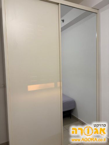 ארון הזזה