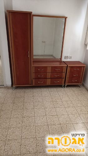 שידת טואלט עם ארון צמוד
