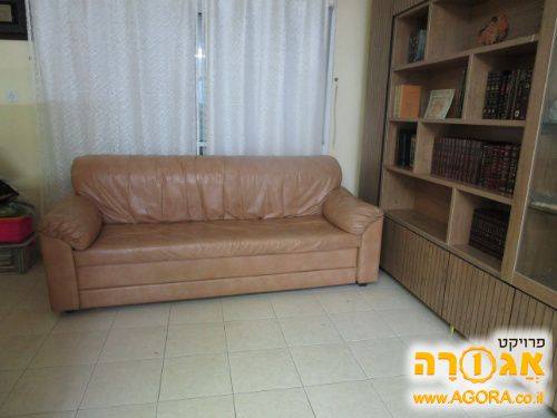 ספה נפתחת לשלוש עם מזרנים