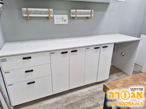 ארונות מטבח / קלאפות / שיש / אי / מזווה