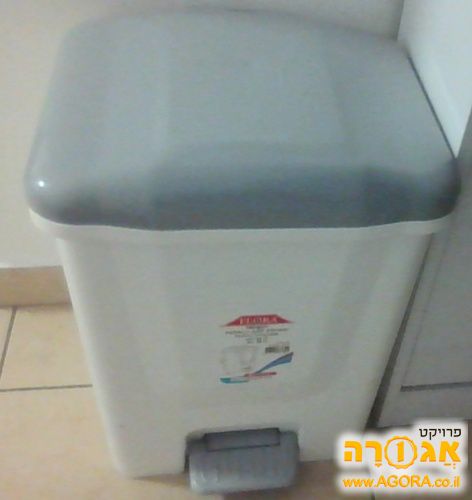 פח 30 ליטר עם לחצן