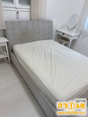 מיטה עם ארגז מצעים ומזרון