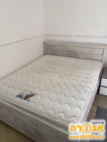 מיטה זוגית