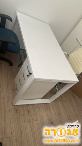 שולחן משרדי כולל שידה