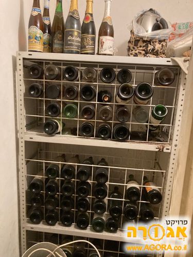 בקבוקי יין ישנים