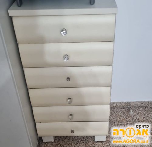 ארון ושידה