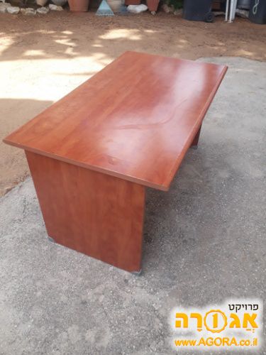 שולחן משרדי