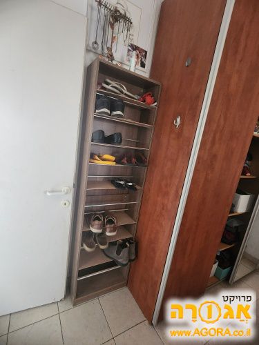 ארונית נעליים