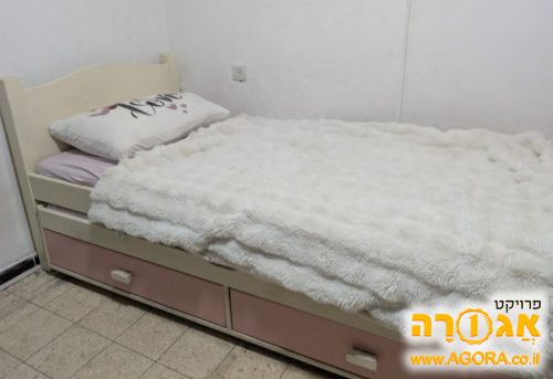 מיטת ילדים עצמל'ה