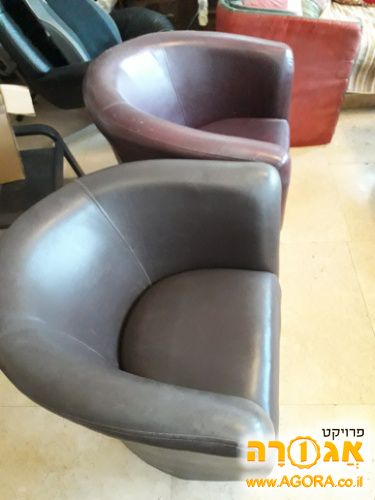 2 כורסאות