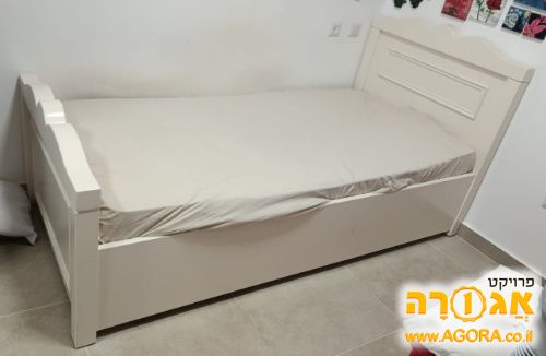 מיטת יחיד