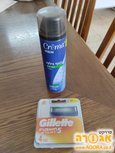 קצף וסכינים לגילוח