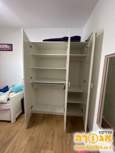 ארון בגדים