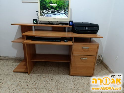 שולחן מחשב