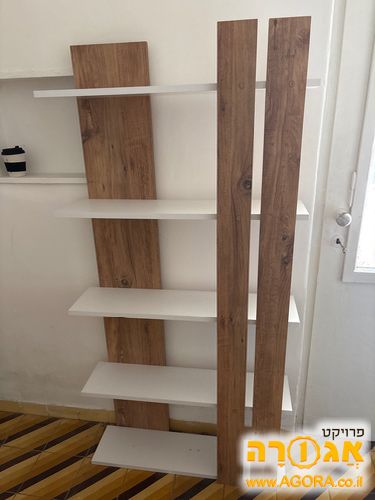 שידת מדפים