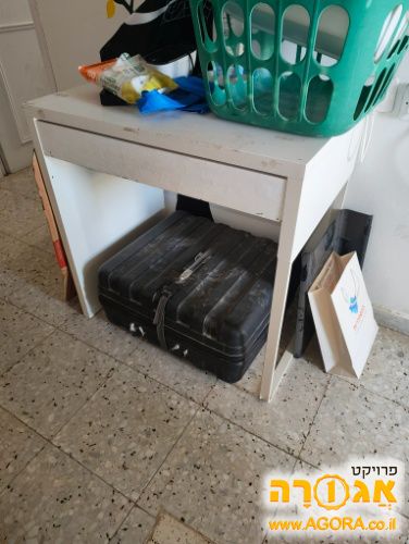 שולחן