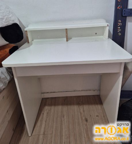 שולחן כתיבה
