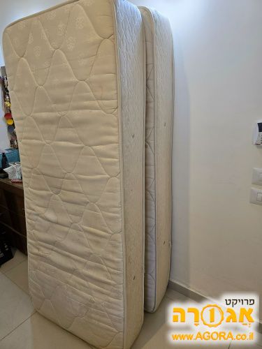 2 מזרונים בגודל 190×80 כל אחד