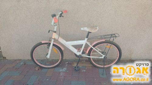 אופנים ילדה
