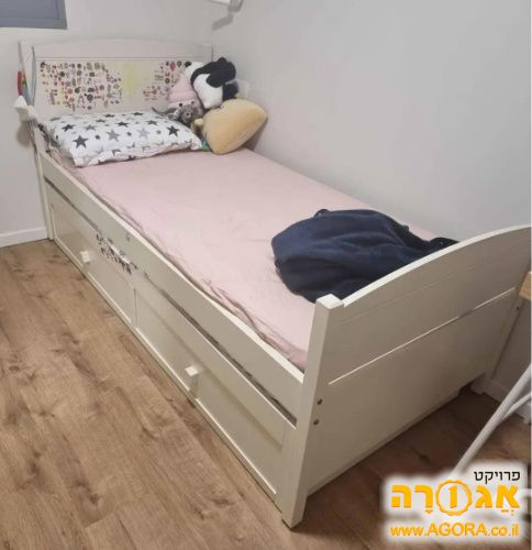 מיטה מיטת יחיד עם מיטת חבר ומגירות