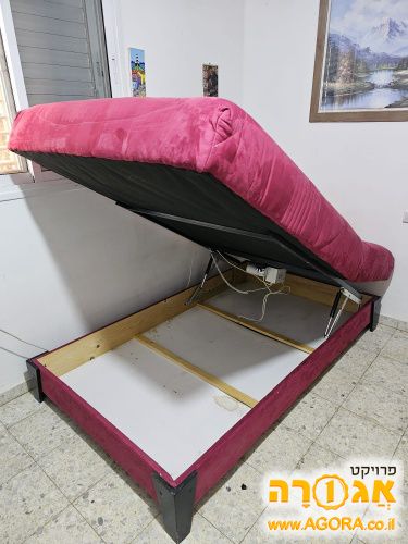 מיטה וחצי ראש מתכוונן