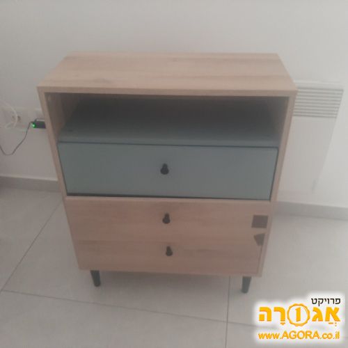 שידה עם מגירות