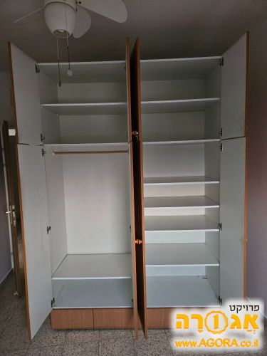 ארון בגדים