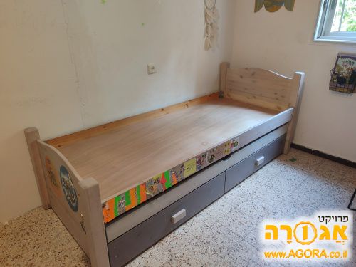 מיטת נוער נפתחת