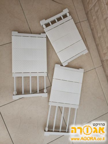 מדפי פלסטיק מתארכים