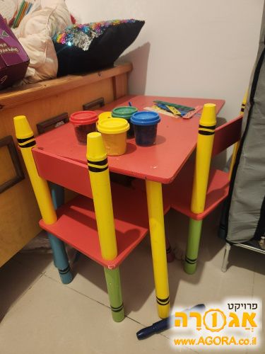 שולחן יצירה לילדים+שני כיסאות