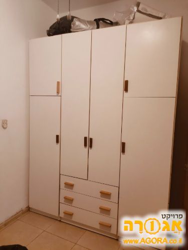 ארון בגדים