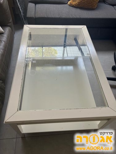 שולחן סלון מעץ לבן עם זכוכית