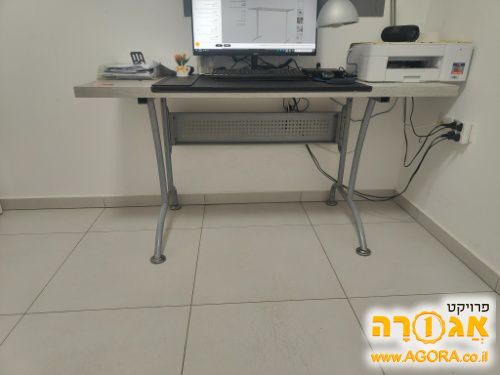 שולחן עבודה למחשב למסירה