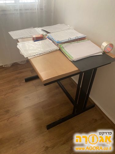 שולחן