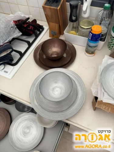 2 סטים צלחות וקערות