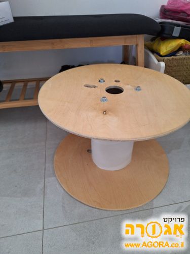 גלגל לכבלים שיכל לשמש כשולחן